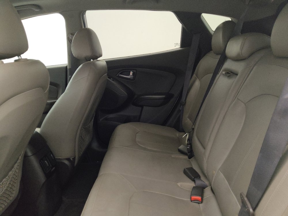 Used 2015 Hyundai Tucson Limited w/ Option Group 03 FWD image 18