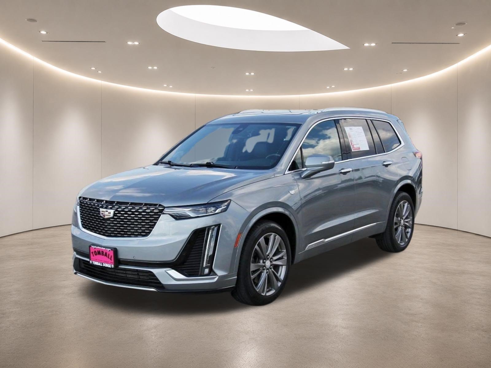 Used 2023 Cadillac XT6 Premium Luxury FWD image 3