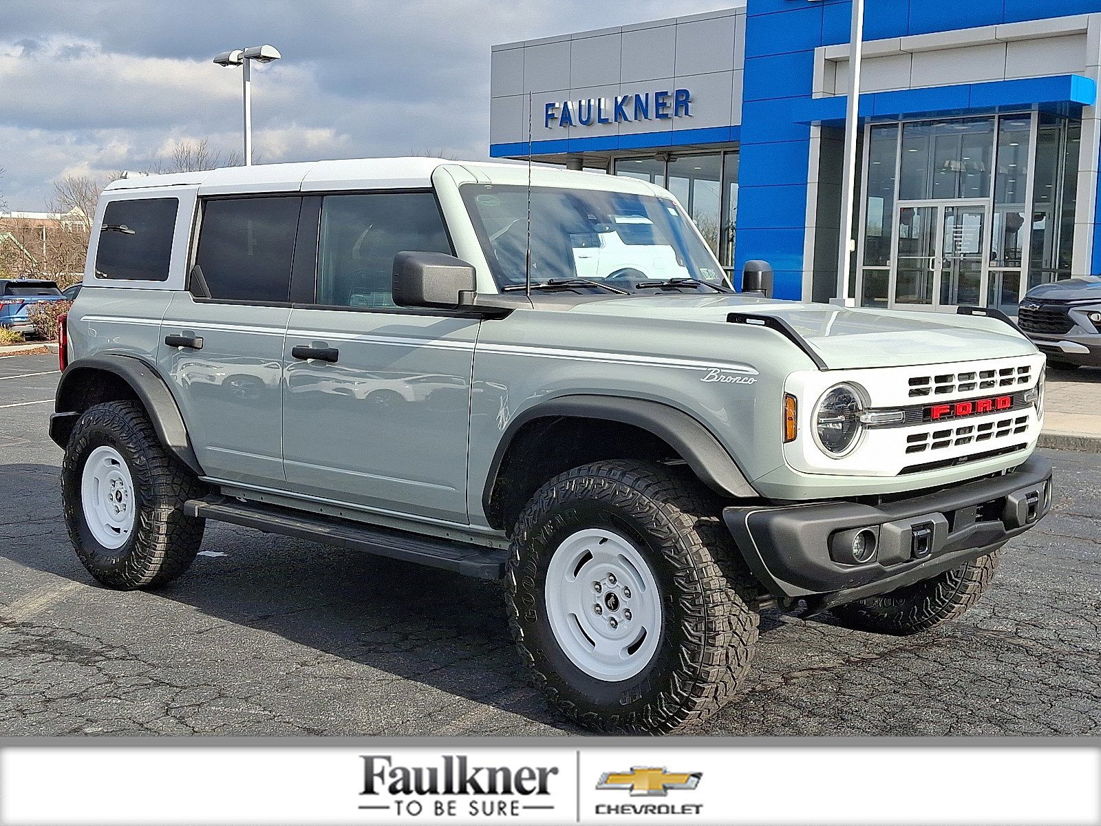 Used 2023 Ford Bronco Heritage Edition image 1