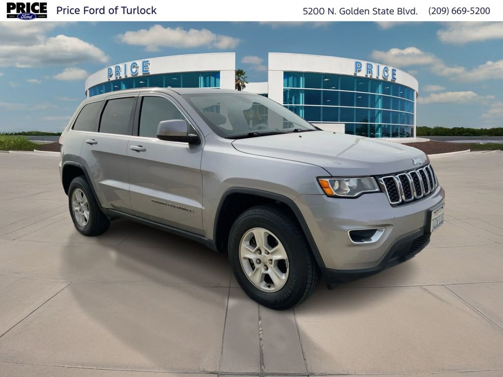 Used 2017 Jeep Grand Cherokee Laredo image 3
