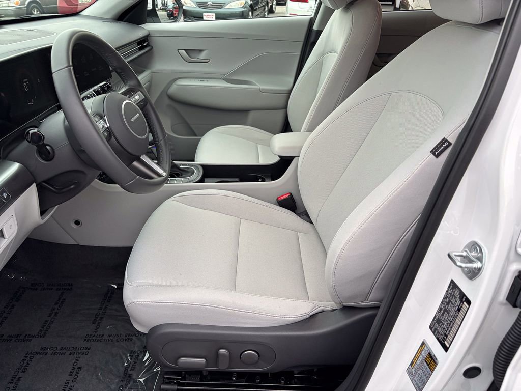 Used 2025 Hyundai Kona SEL image 14