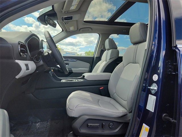 New 2025 Honda Pilot Touring image 13