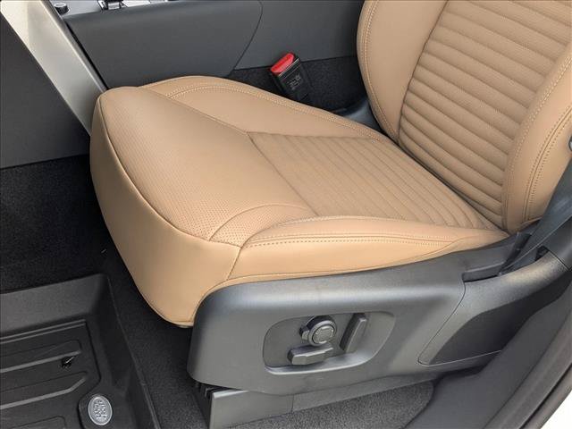 New 2026 Land Rover Discovery Limited Edition AWD/4WD image 4