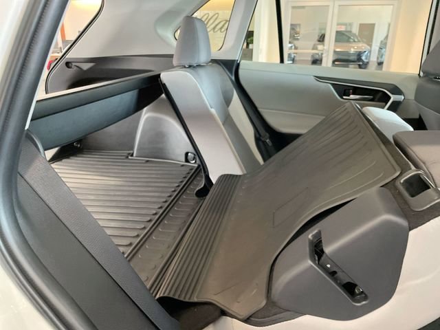 Used 2025 Toyota RAV4 XLE w/ Convenience Package image 17