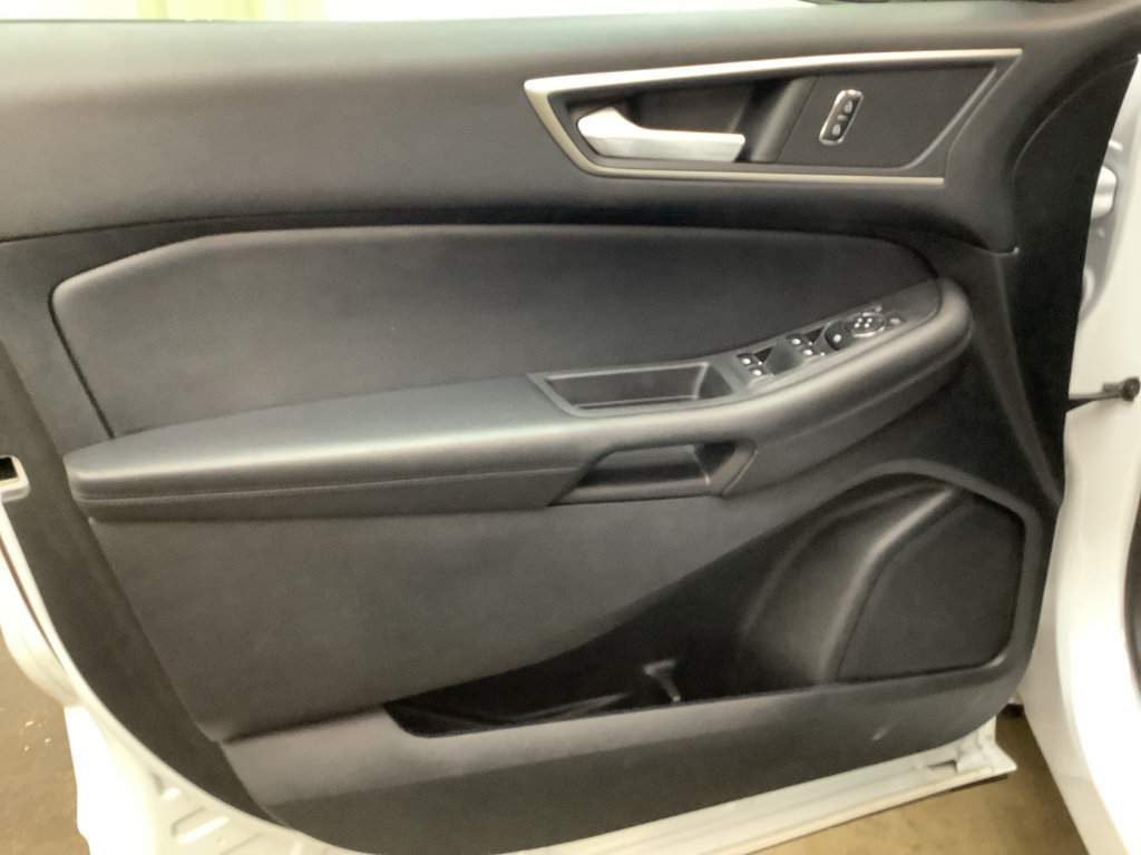 Used 2022 Ford Edge SEL AWD/4WD image 11