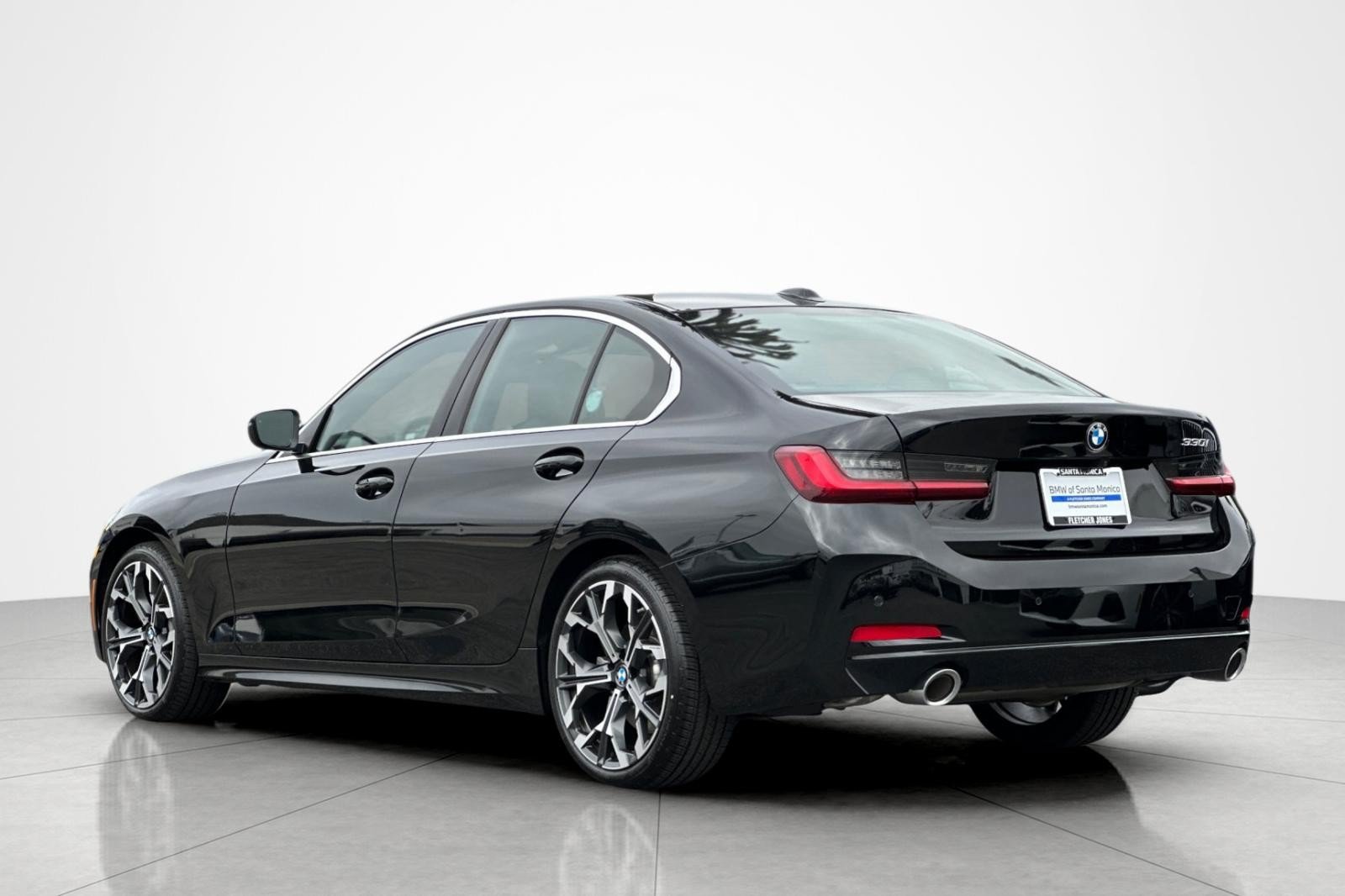Used 2026 BMW 330i Sedan w/ Premium Package RWD image 3
