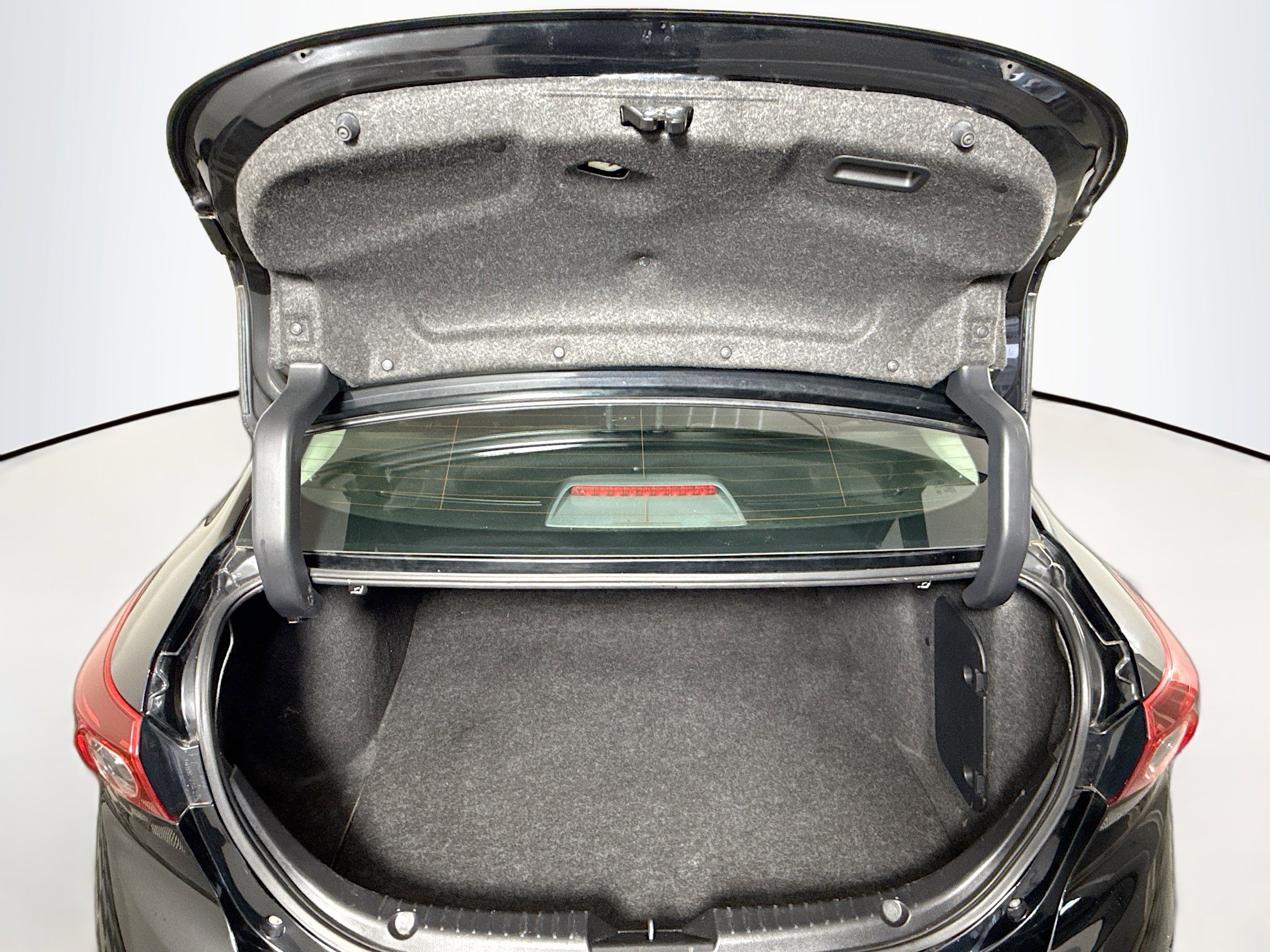 Used 2018 MAZDA MAZDA3 Touring FWD image 23