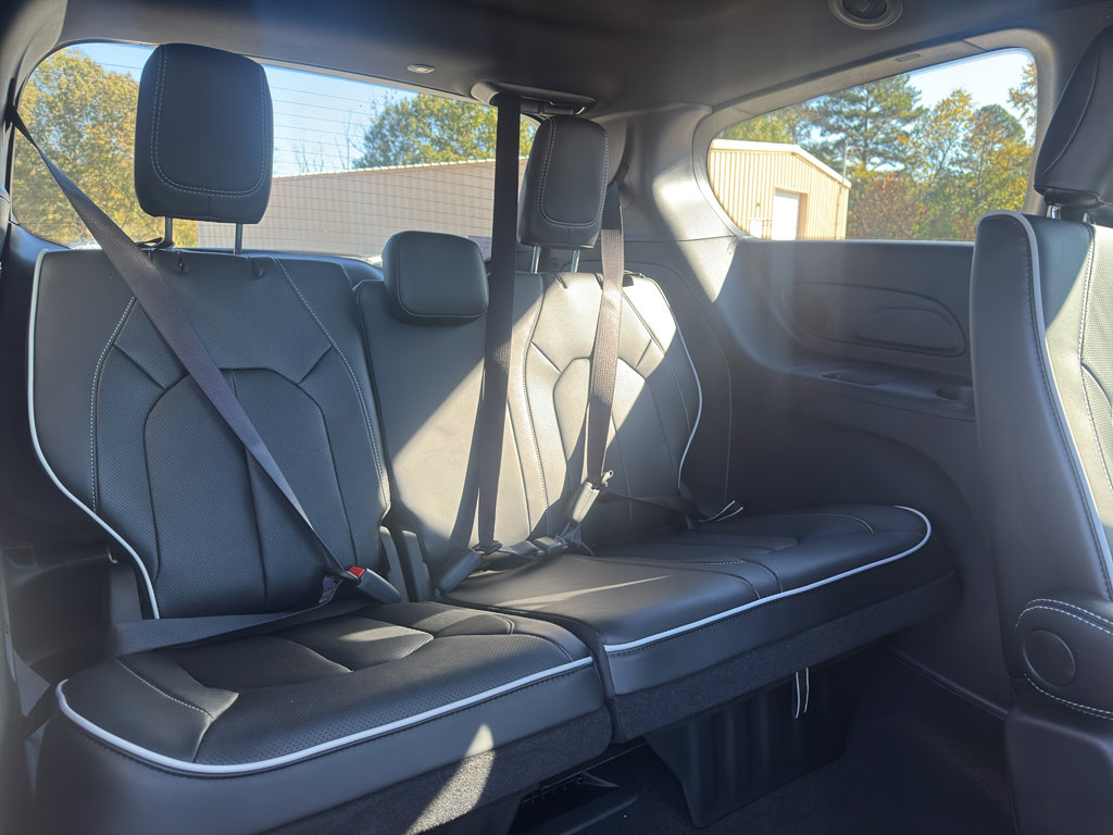 New 2026 Chrysler Pacifica Limited w/ S Appearance Package image 18
