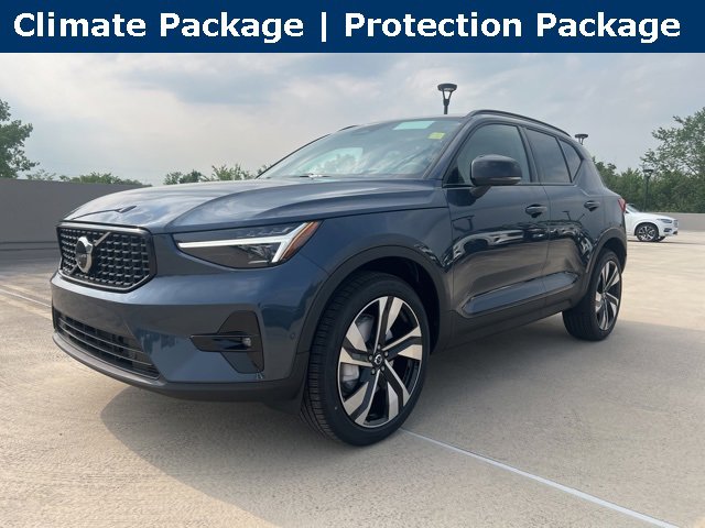 New 2026 Volvo XC40 B5 Ultra w/ Climate Package image 3
