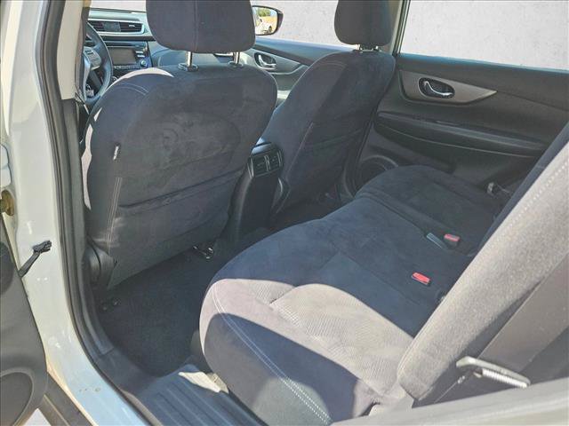 Used 2016 Nissan Rogue S FWD image 11