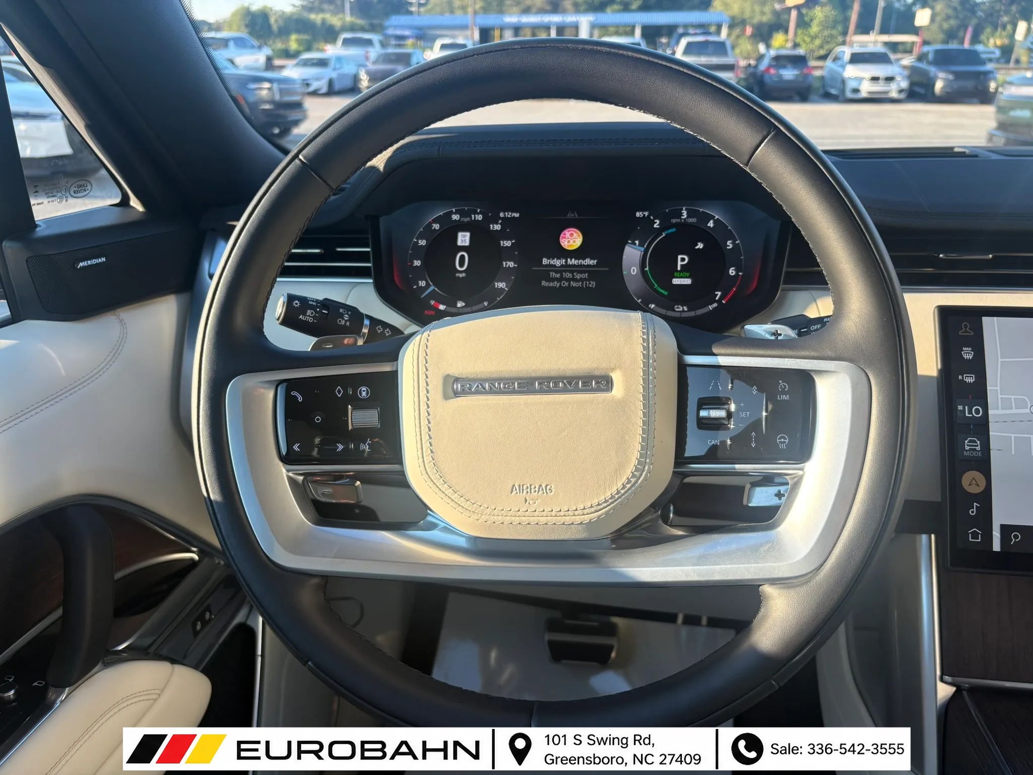 Used 2025 Land Rover Range Rover SE AWD/4WD image 24