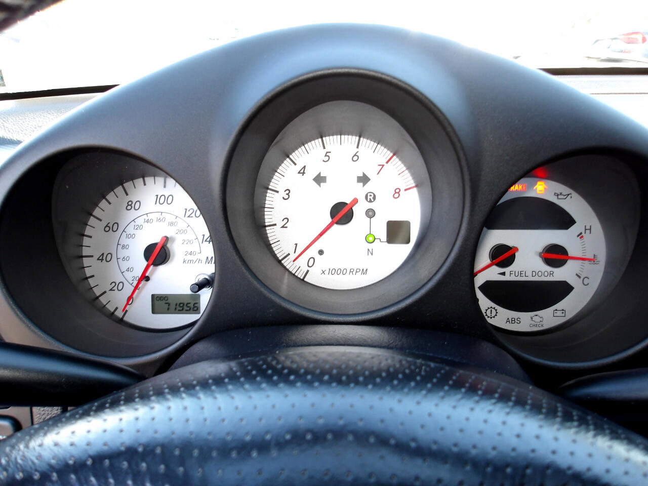 Used 2003 Toyota MR2 image 21