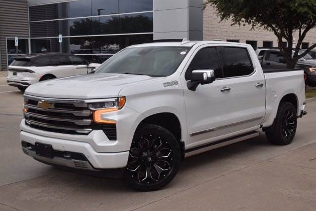 Used 2022 Chevrolet Silverado 1500 High Country w/ High Country Premium Package AWD/4WD image 45