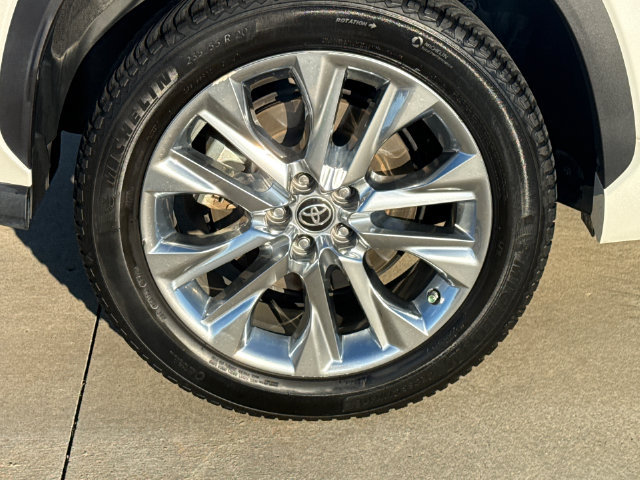 Used 2020 Toyota Highlander Limited FWD image 10