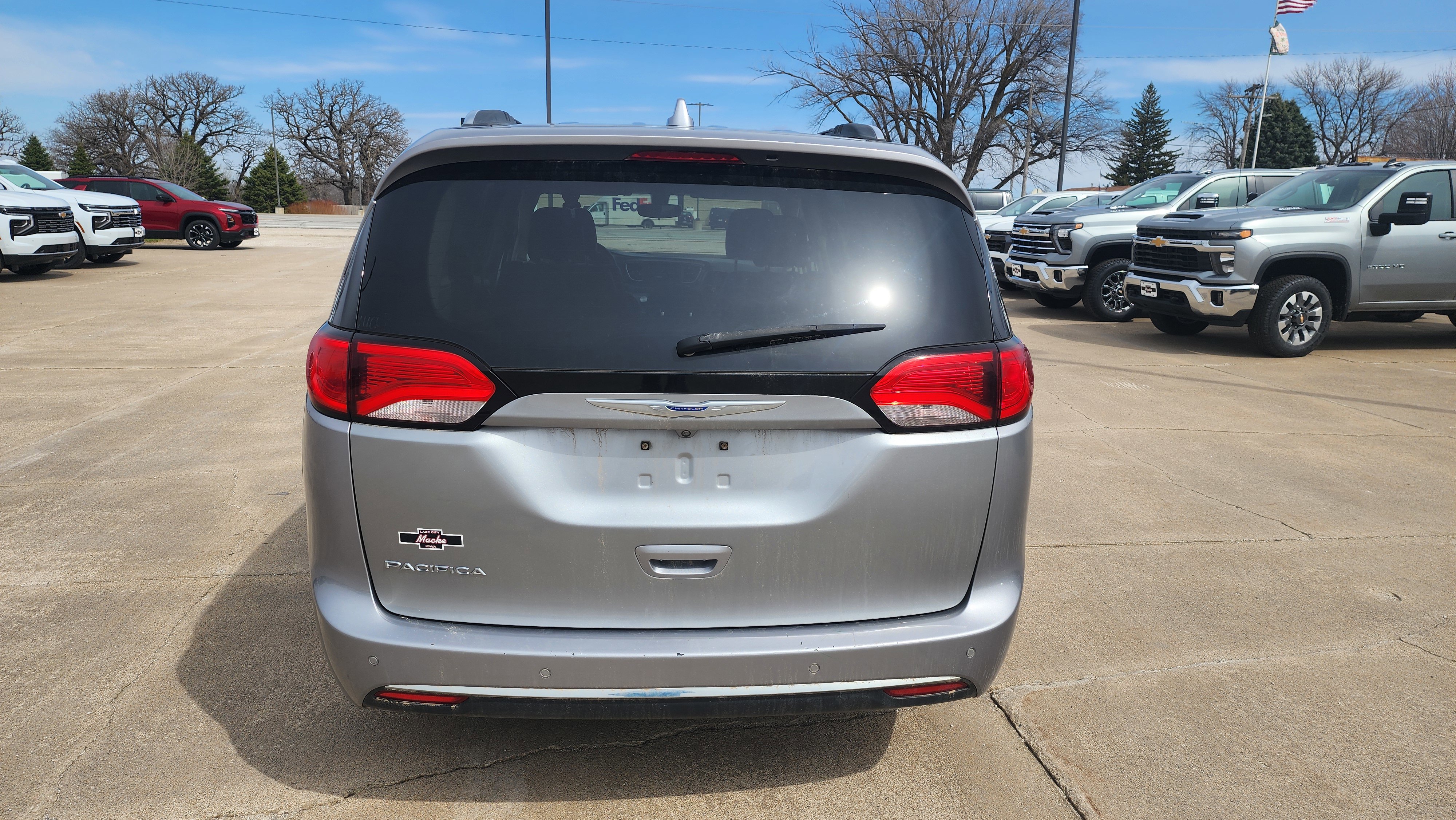 Used 2019 Chrysler Pacifica Touring-L FWD image 5