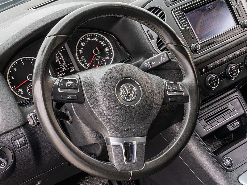 Used 2016 Volkswagen Tiguan SEL image 23