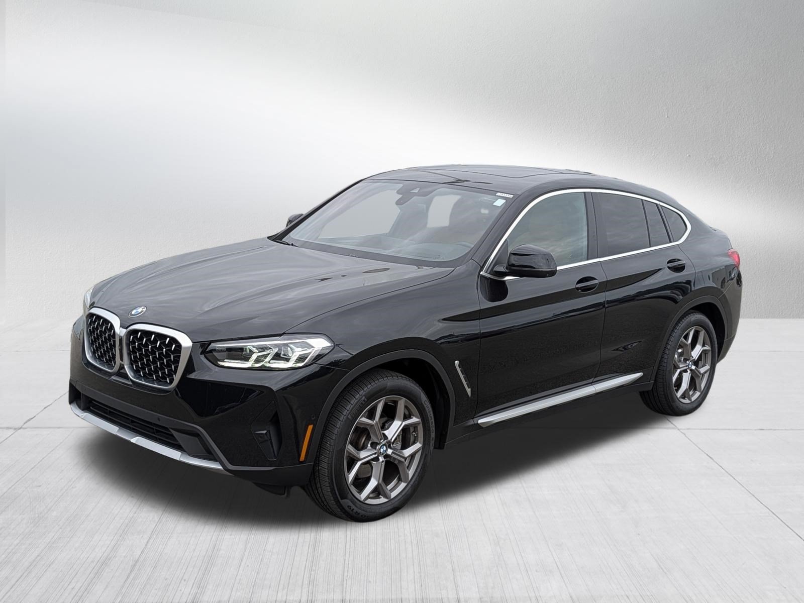 Used 2024 BMW X4 xDrive30i w/ Premium Package AWD/4WD image 3