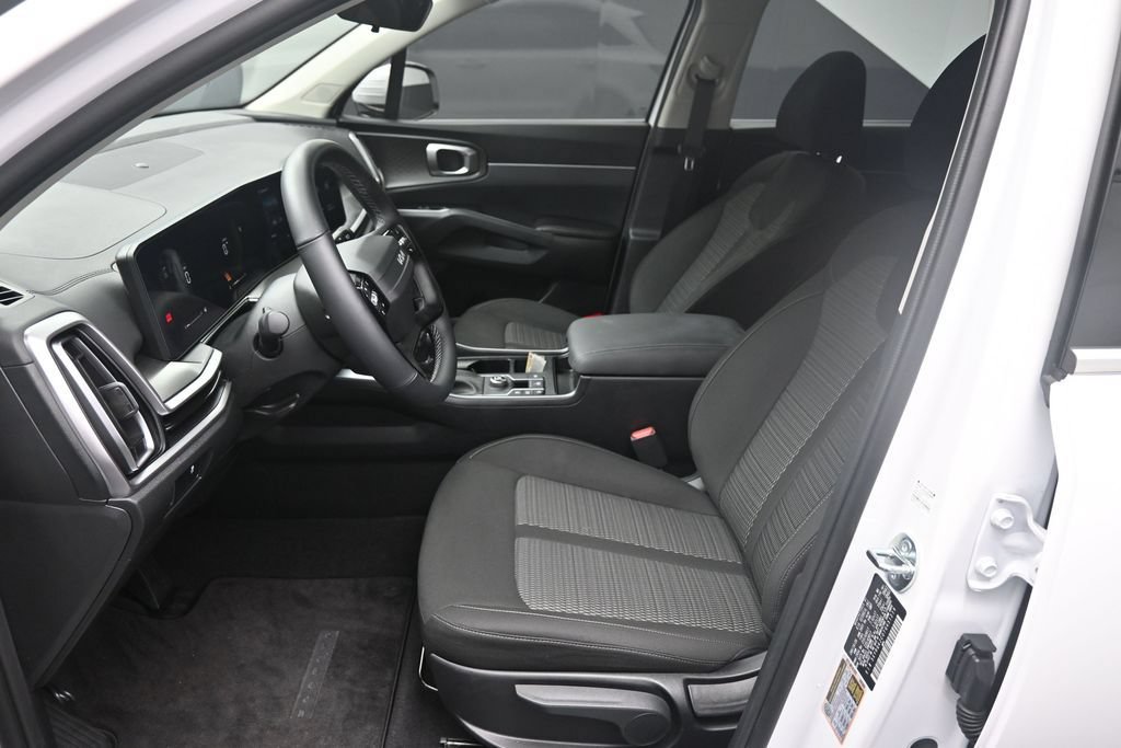 Used 2026 Kia Sorento LX FWD image 18