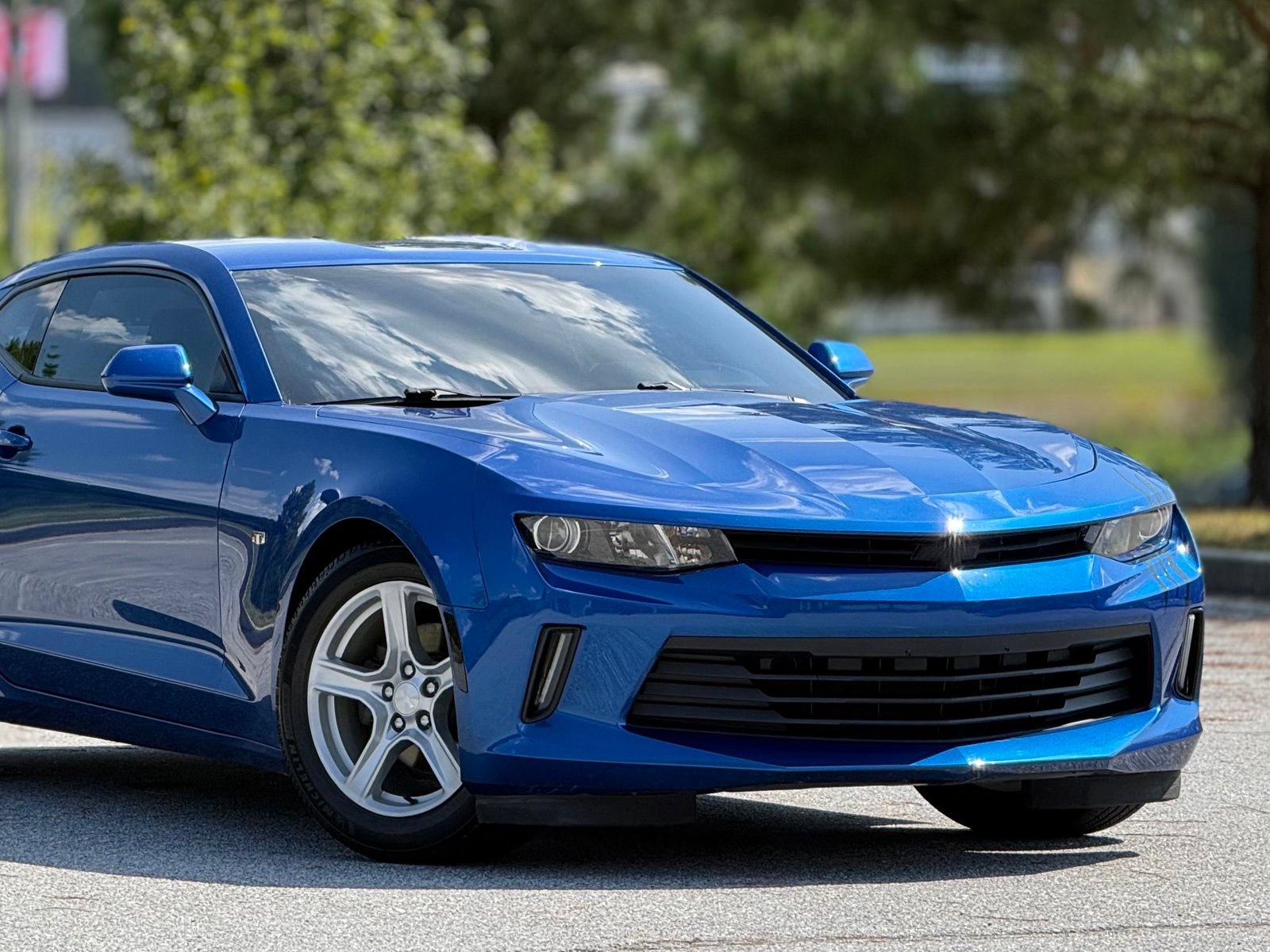 Used 2017 Chevrolet Camaro LT w/ Technology Package RWD image 39