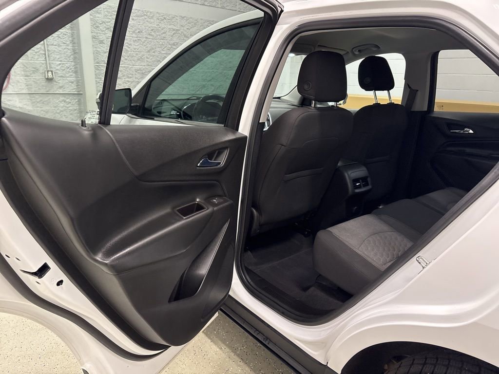 Used 2018 Chevrolet Equinox LT image 30
