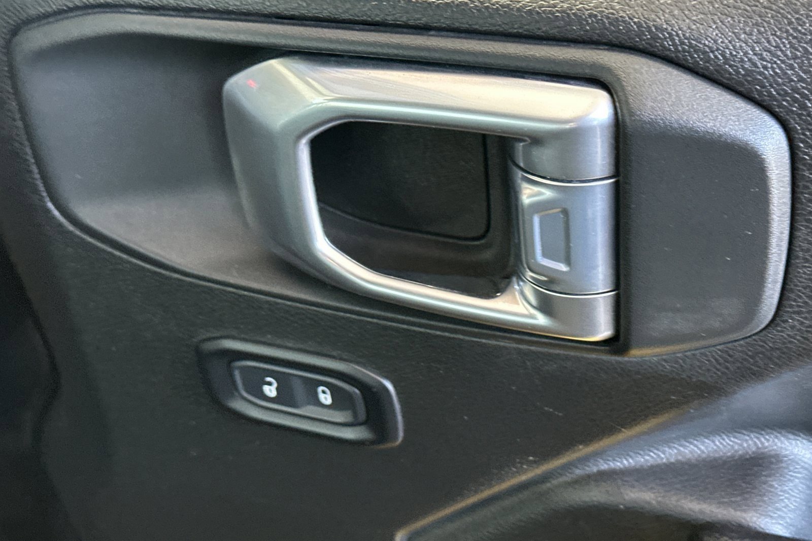 Used 2024 Jeep Wrangler Rubicon w/ Convenience Group image 22