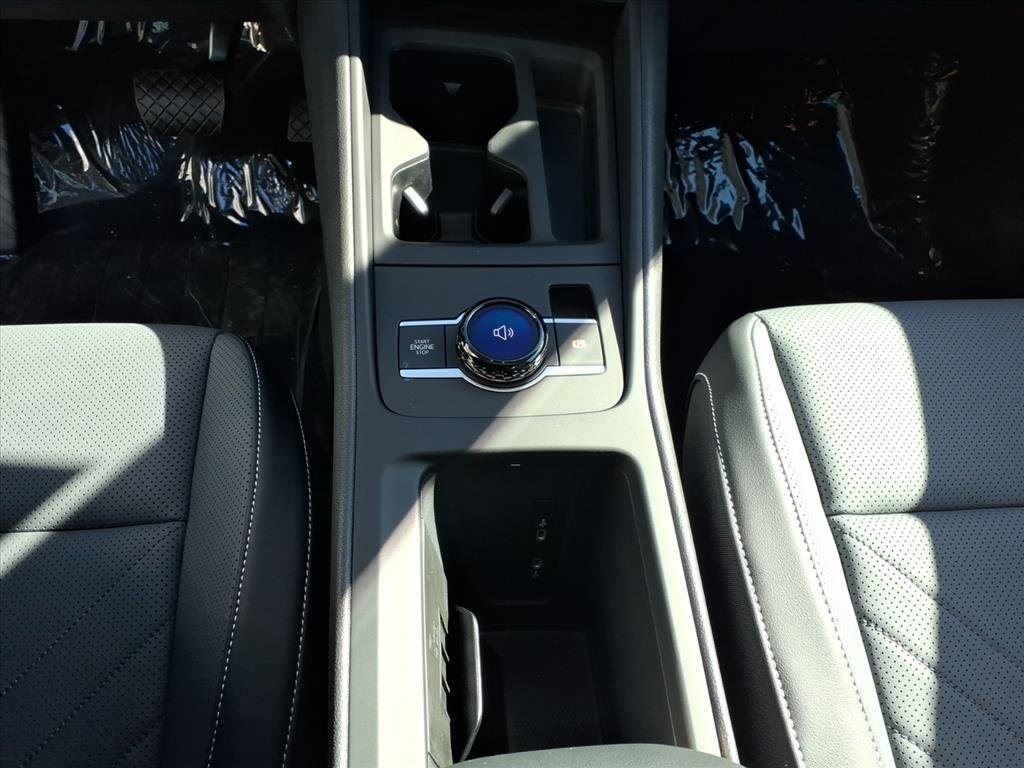 New 2025 Volkswagen Tiguan SE image 11
