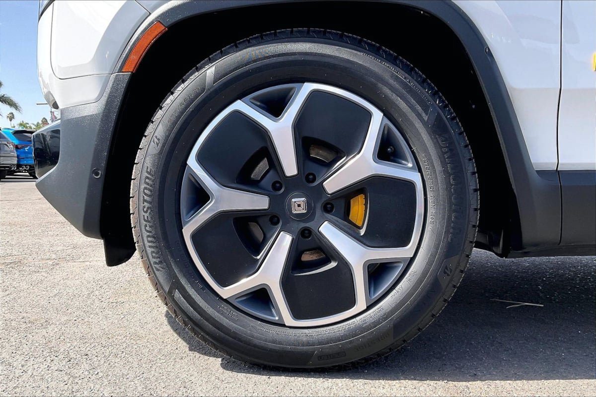 Used 2024 Rivian R1S Adventure Quad AWD/4WD image 9