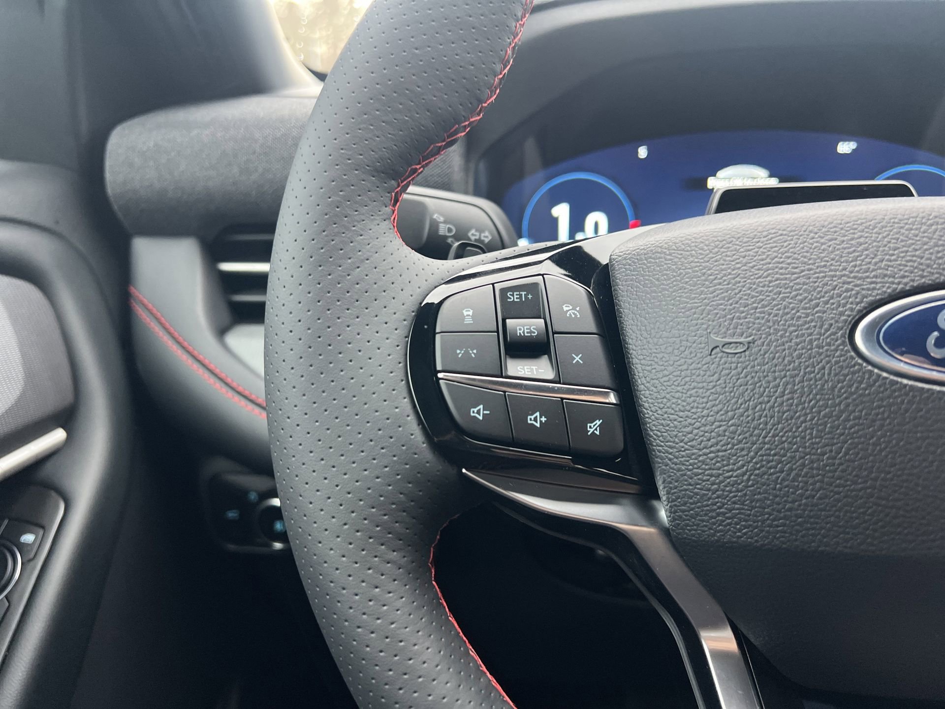 Certified 2025 Ford Explorer ST w/ Sun And Sound Package image 13