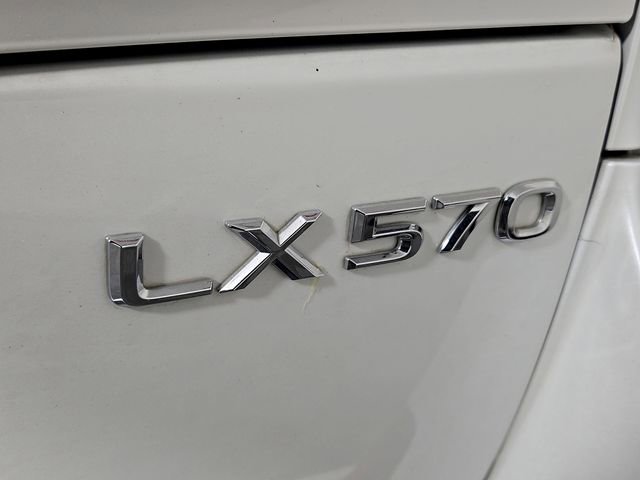 Used 2016 Lexus LX 570 4WD w/ Luxury Package image 32
