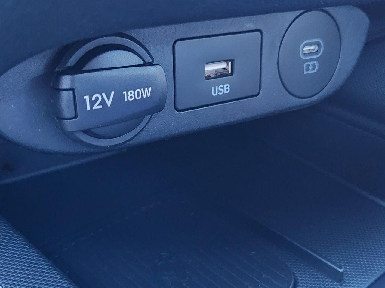 New 2026 Hyundai Elantra Limited FWD image 18
