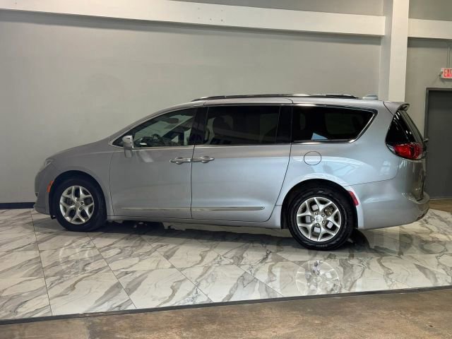 Used 2020 Chrysler Pacifica Limited FWD image 9
