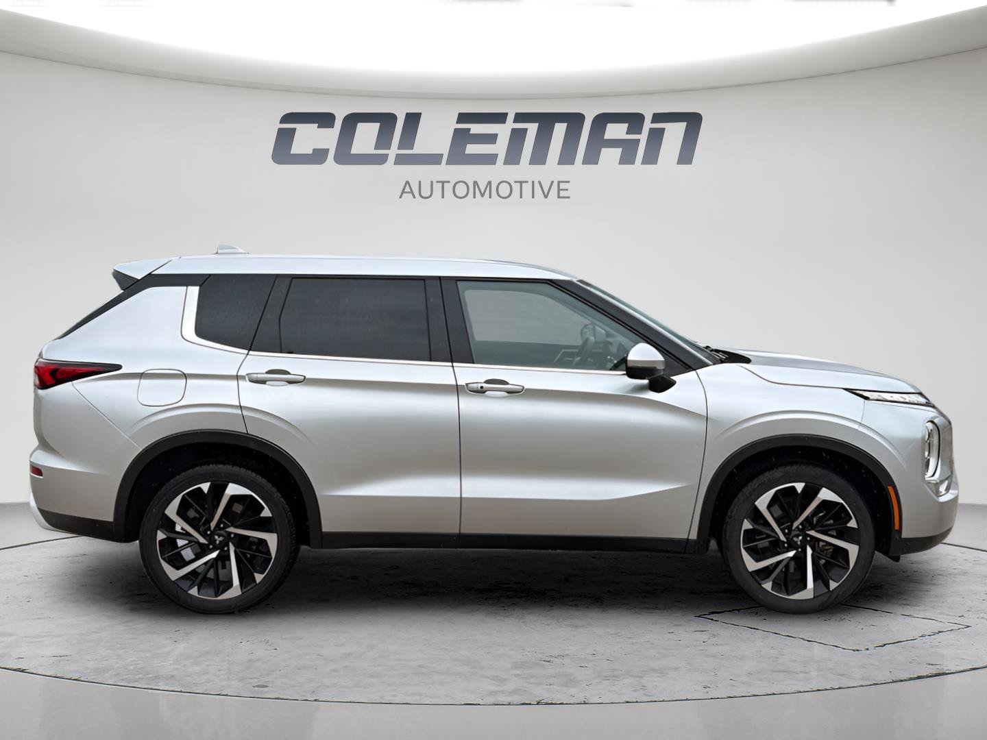 Used 2024 Mitsubishi Outlander SE FWD image 11