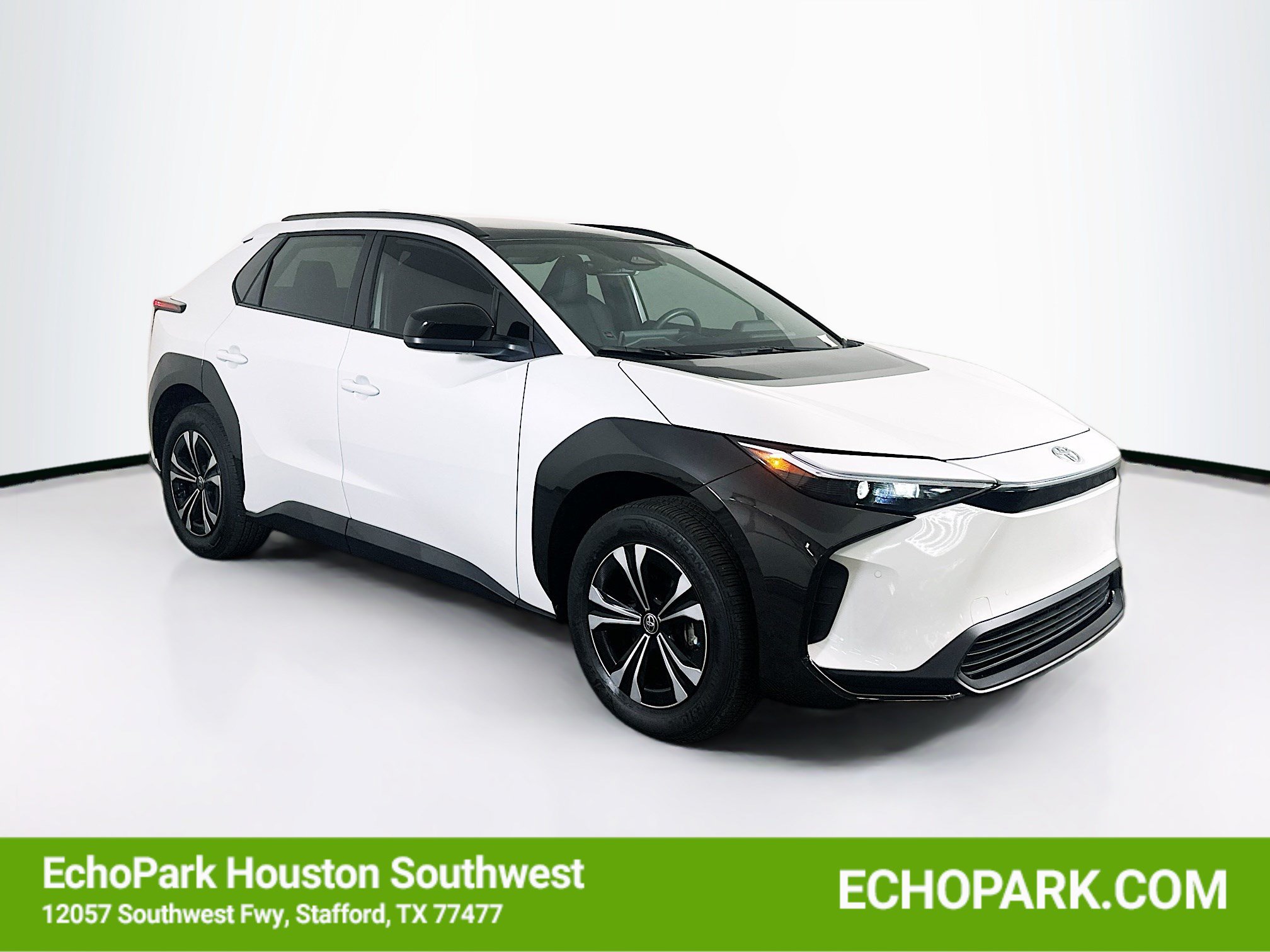 Used 2025 Toyota bZ4X FWD image 1