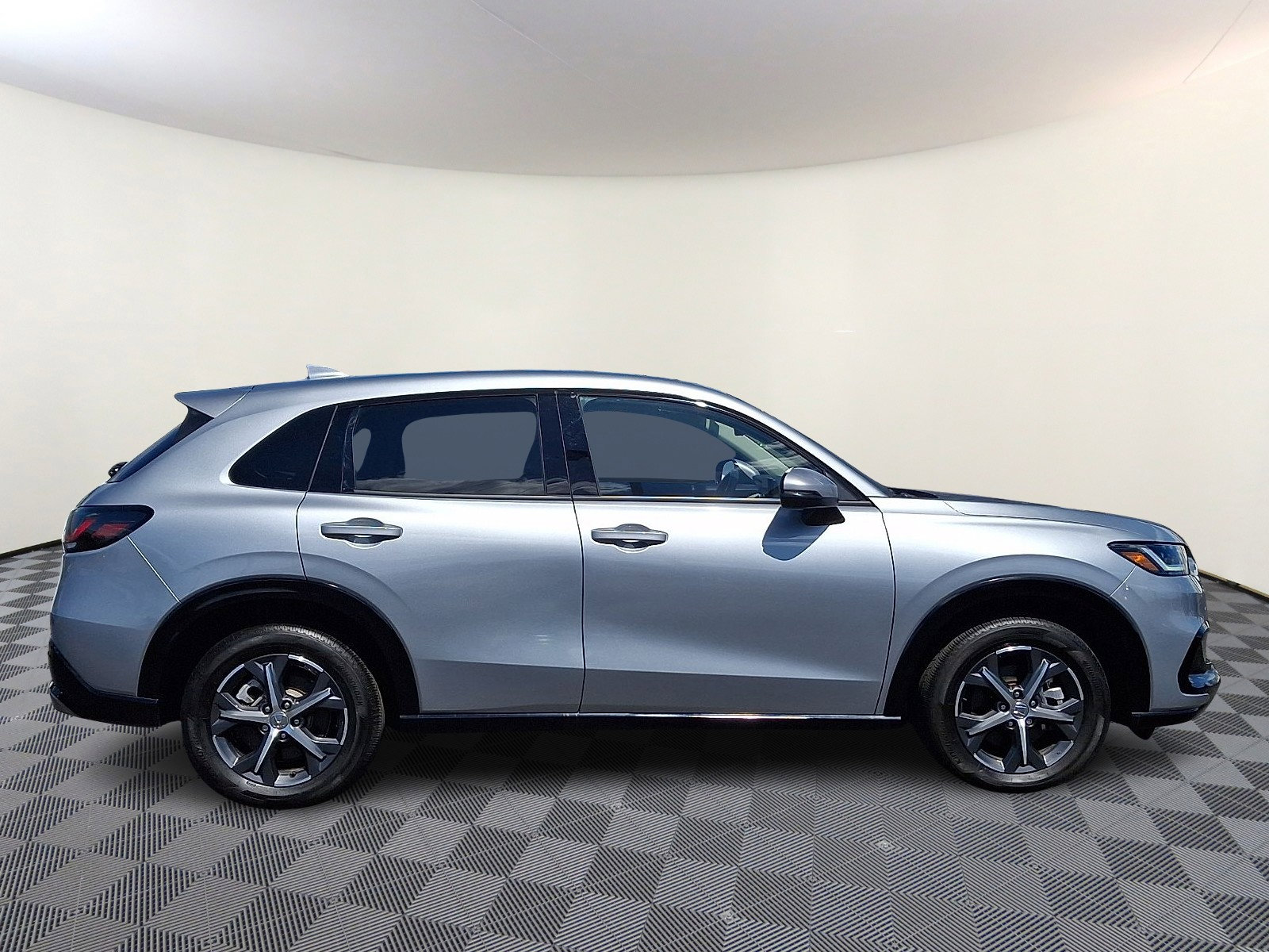 Used 2024 Honda HR-V EX-L image 8