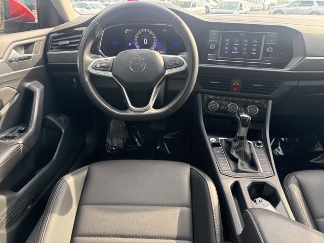 Used 2022 Volkswagen Jetta SE image 11
