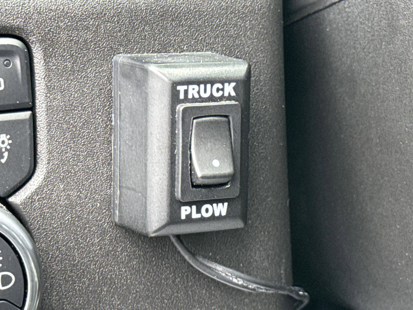 Used 2025 GMC Sierra 3500 SLE w/ SLE Convenience Package image 20