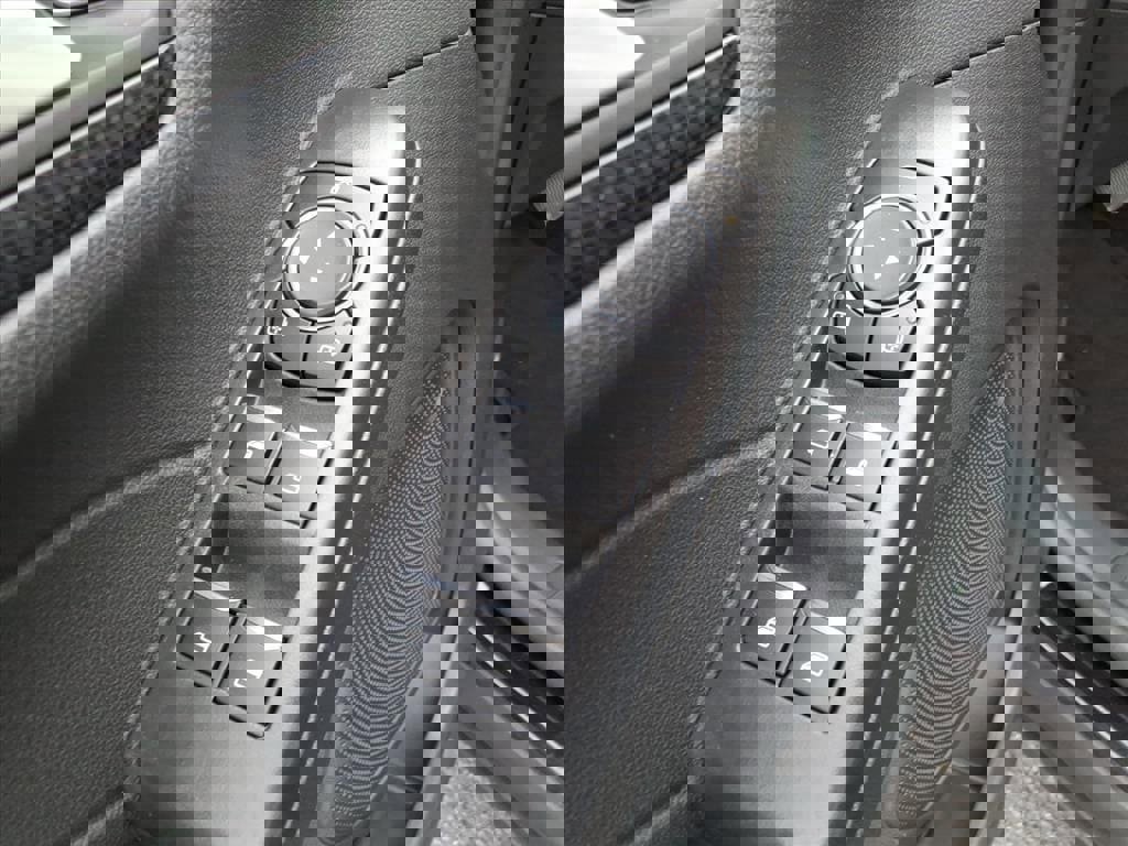 Certified 2025 Ford Escape ST-Line image 10