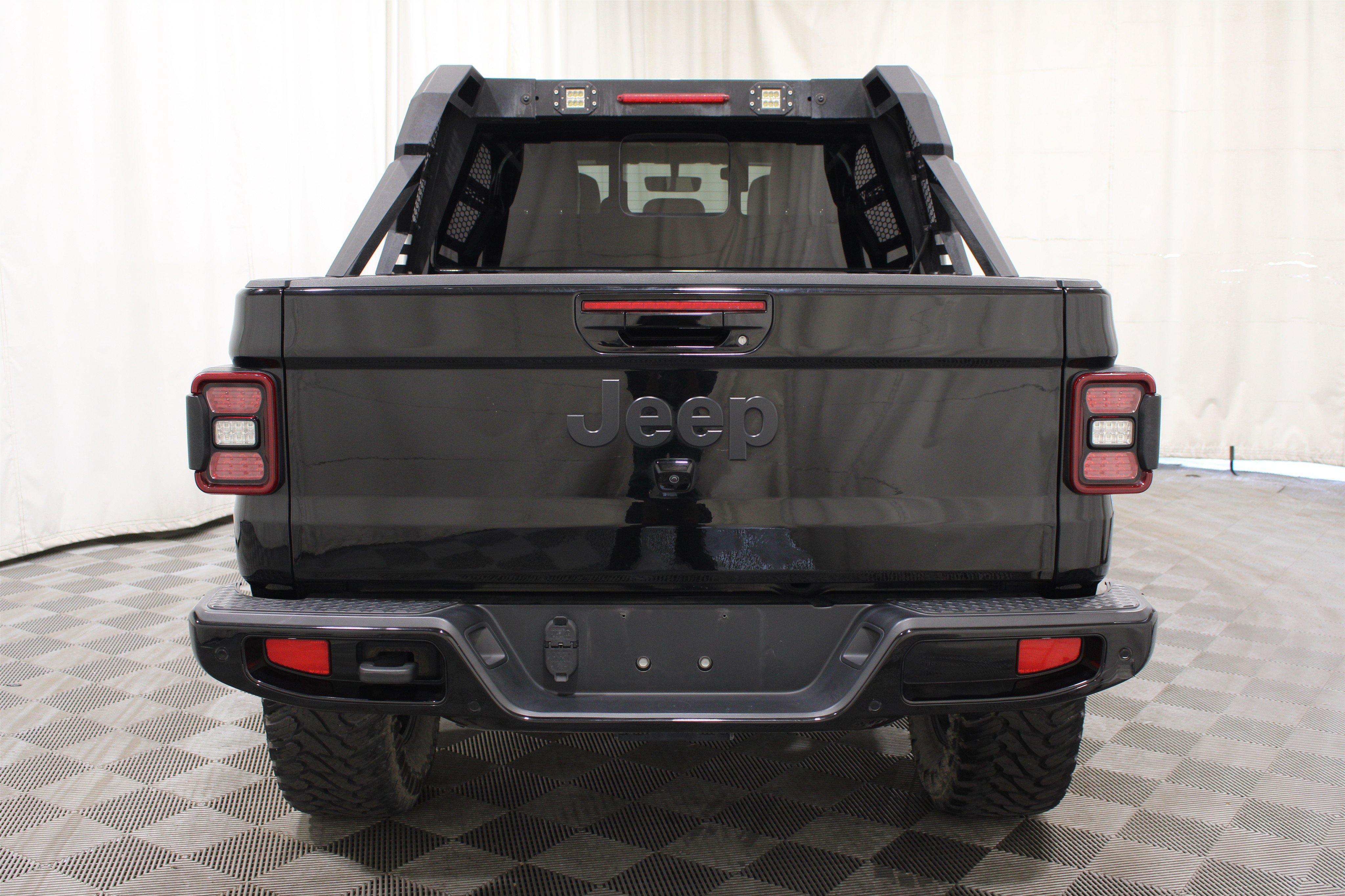 Used 2023 Jeep Gladiator Overland AWD/4WD image 32