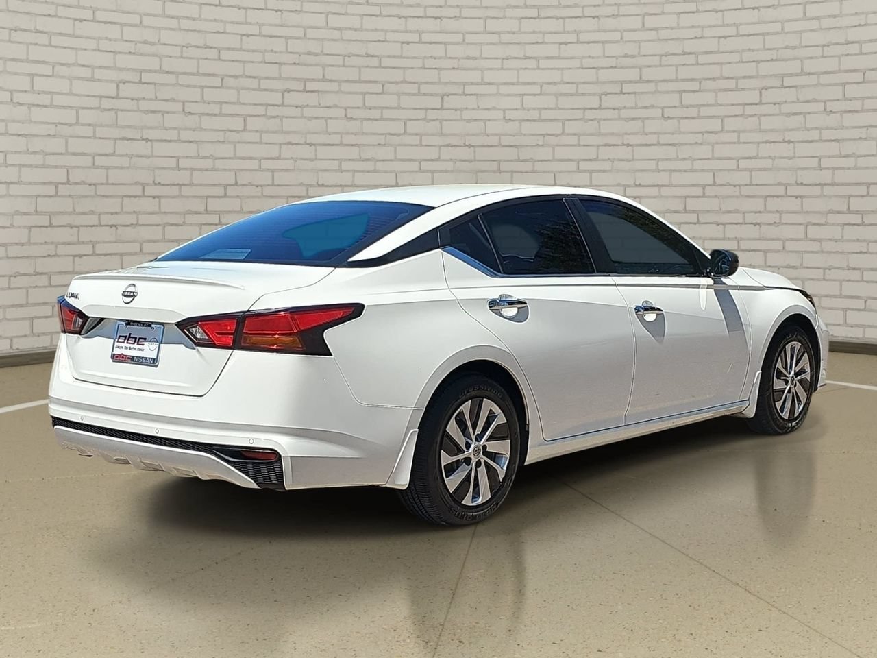 Used 2024 Nissan Altima 2.5 S FWD image 5