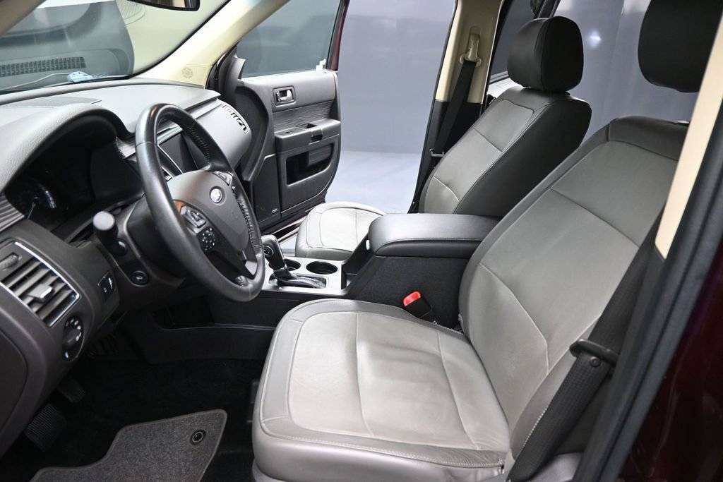 Used 2019 Ford Flex SEL w/ Equipment Group 202A FWD image 9