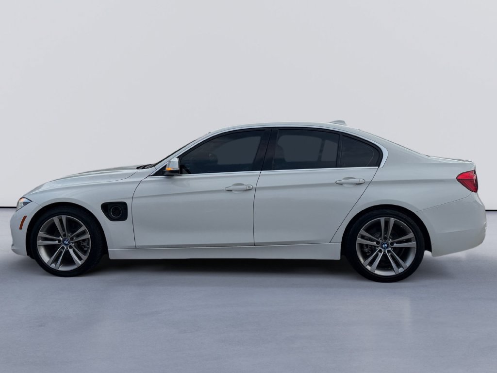 Used 2018 BMW 330e w/ Premium Package RWD image 6