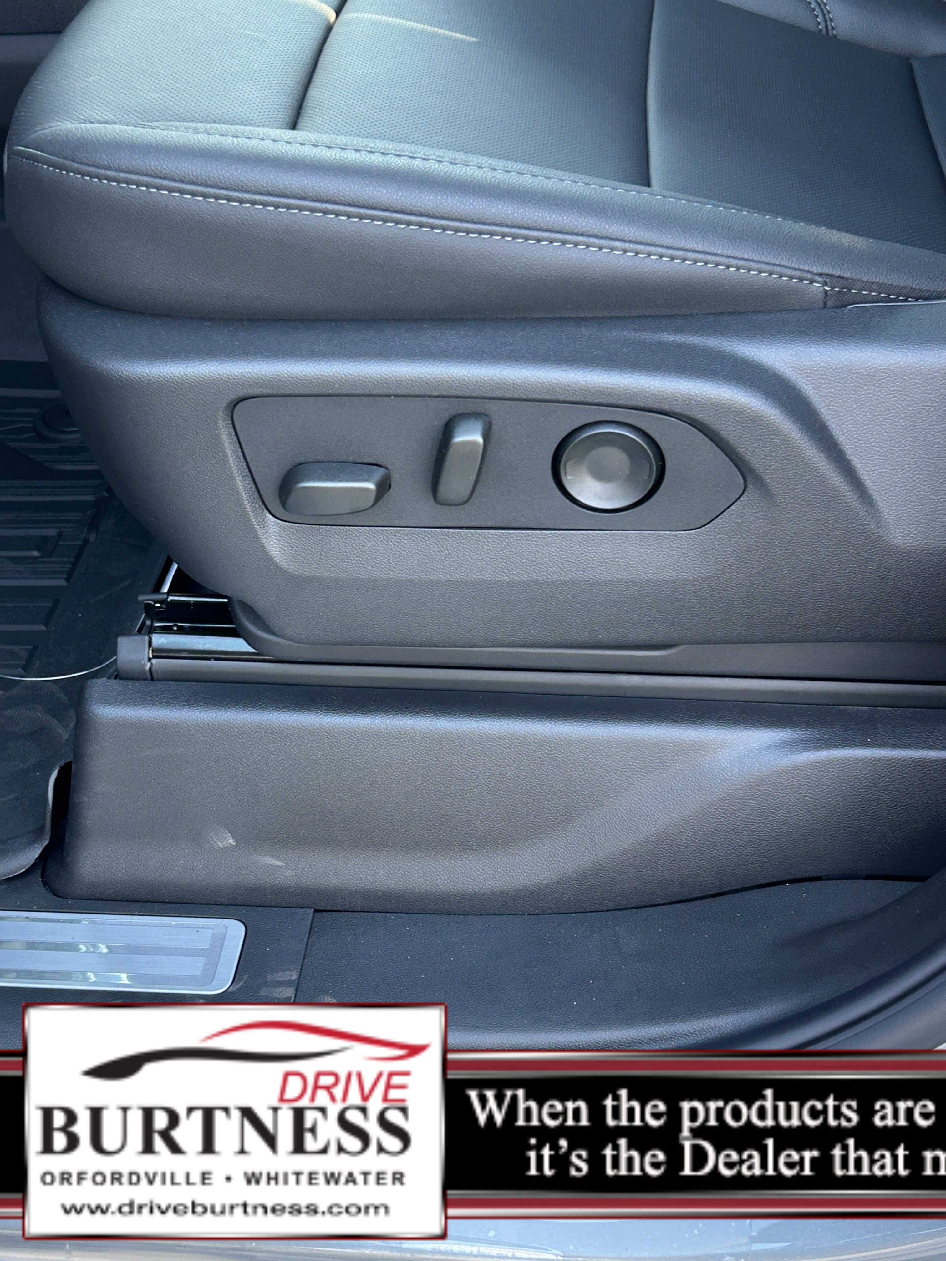 New 2026 GMC Sierra 3500 SLT w/ SLT Premium Package image 10
