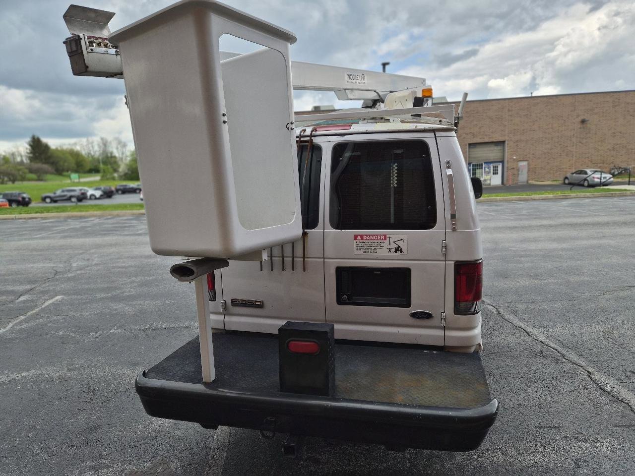 Used 2007 Ford E-350 and Econoline 350 Super Duty RWD image 8
