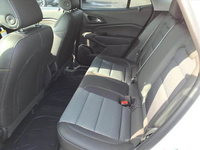 New 2026 Chevrolet Trax LT w/ Sunroof Package FWD image 5