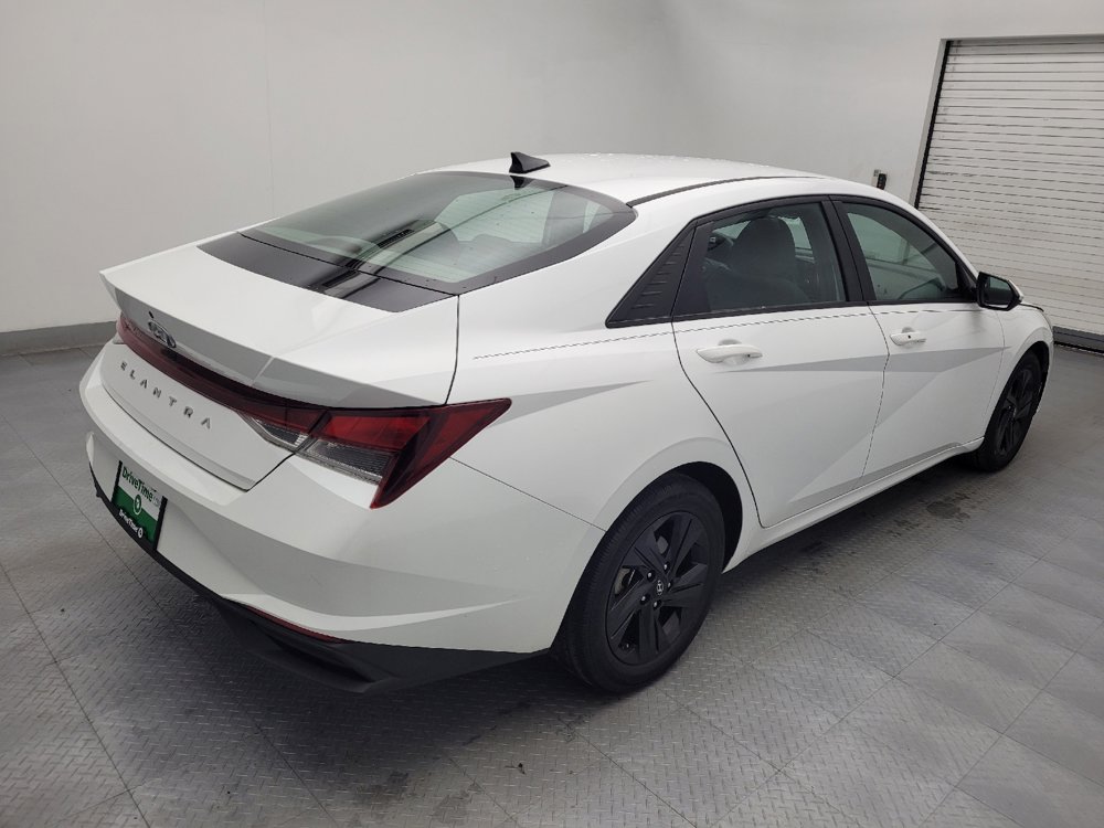 Used 2021 Hyundai Elantra SEL image 10