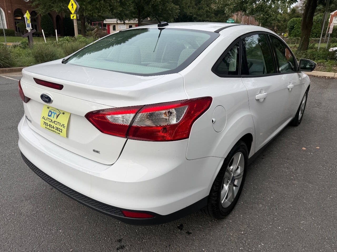 Used 2013 Ford Focus SE w/ SE Winter Pkg FWD image 6