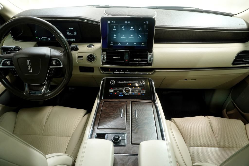 Used 2019 Lincoln Navigator L Reserve AWD/4WD image 27