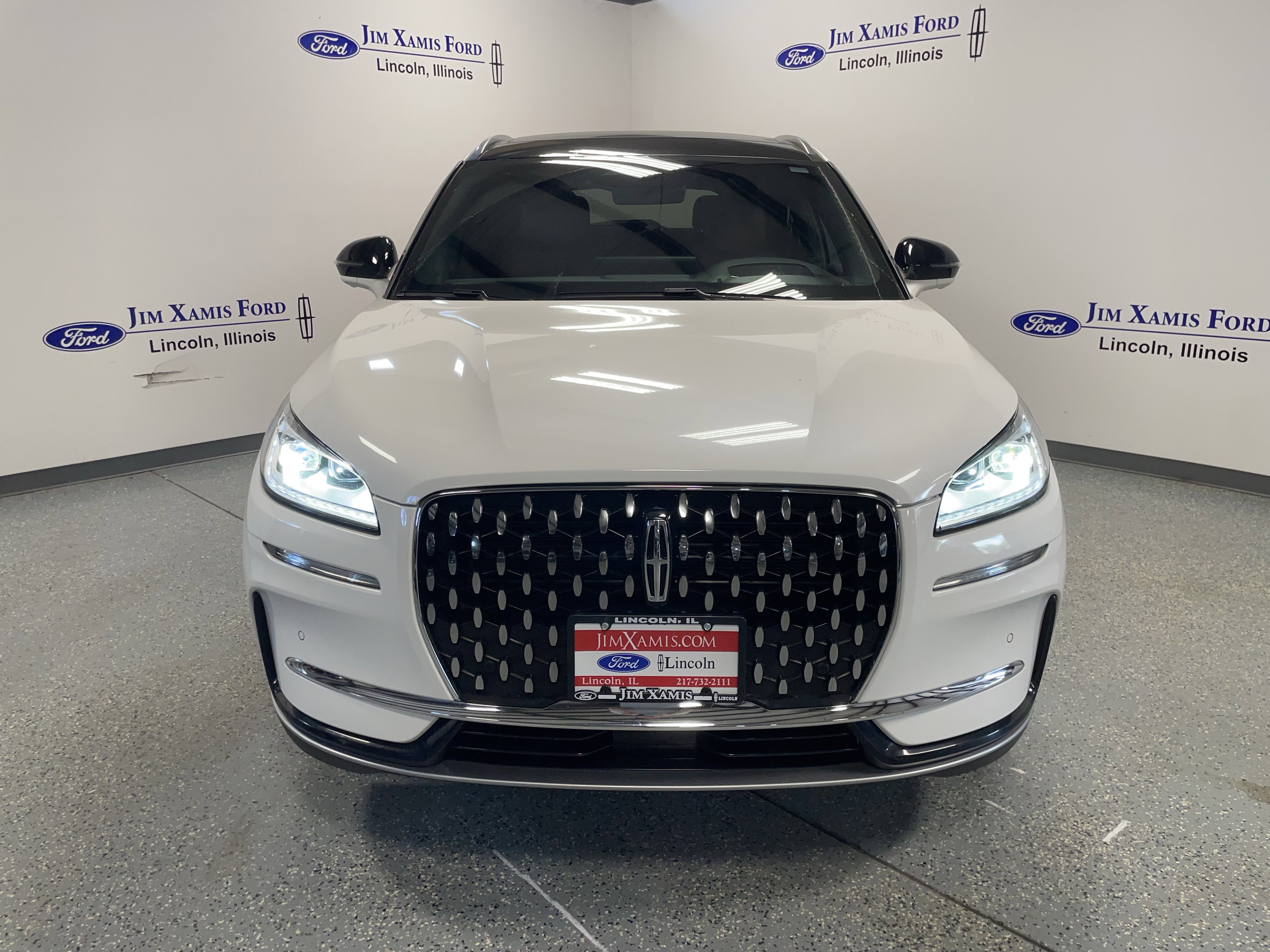 Used 2023 Lincoln Corsair Reserve w/ Equipment Group 202A image 2