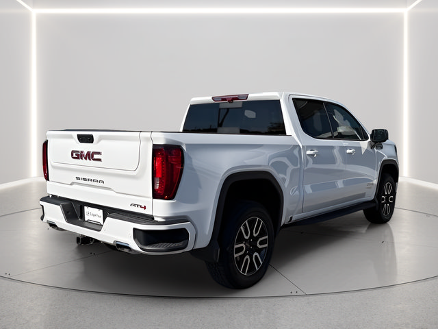 Used 2024 GMC Sierra 1500 AT4 w/ Technology Package AWD/4WD image 5