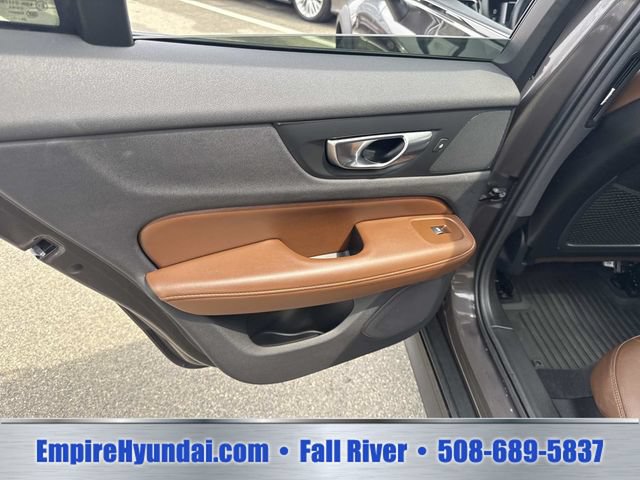 Used 2025 Volvo V60 B5 Cross Country Plus AWD/4WD image 17